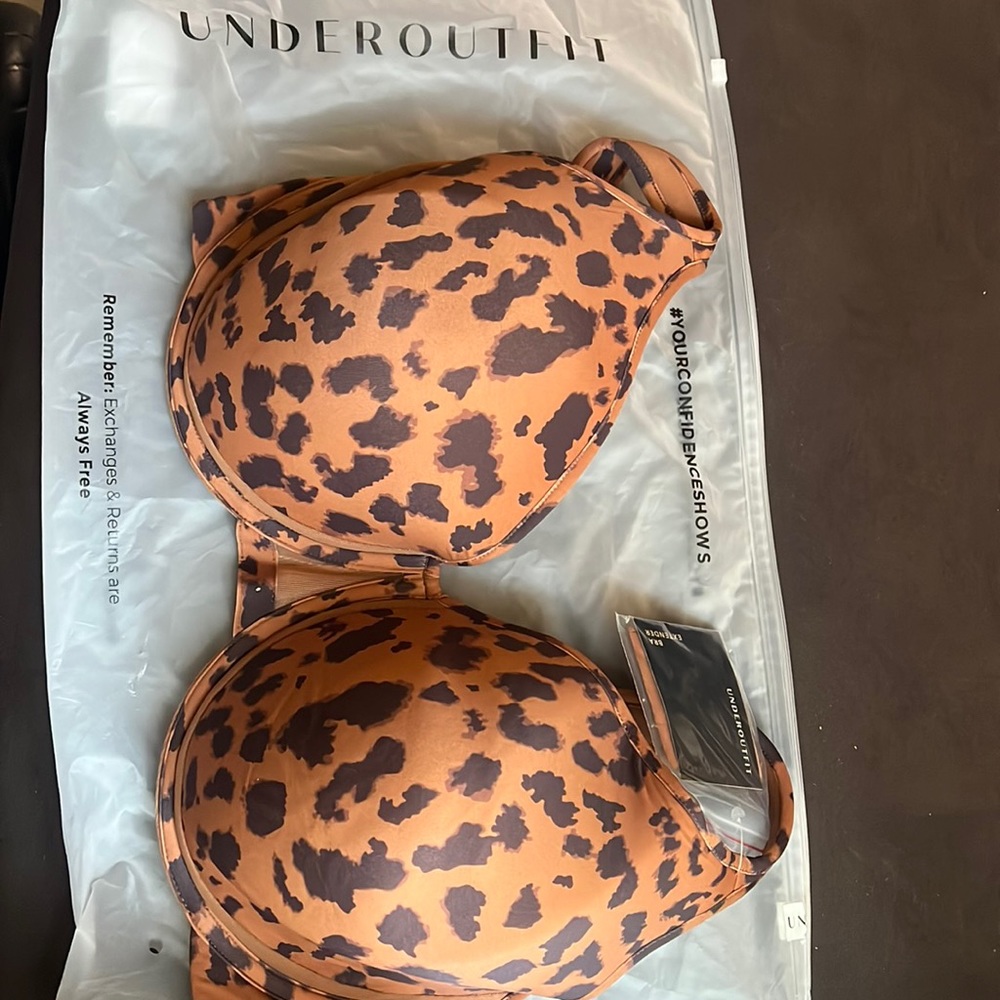 UNDEROUTFIT FLEX WITH YOU (UNDERWIRE COMFORT BRA) Size 40E NEW